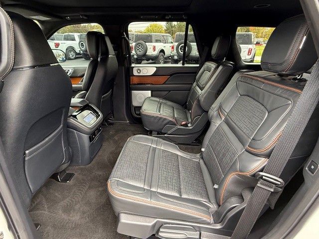Certified Used 2024 White Lincoln Black Label image 17