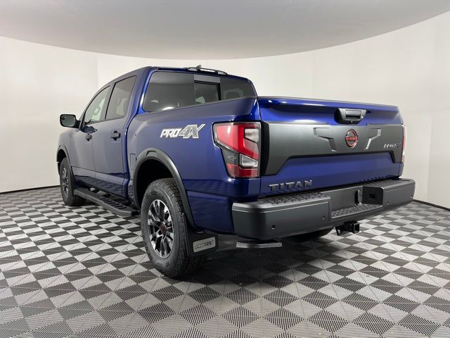 2024 Nissan Titan PRO-4X 7