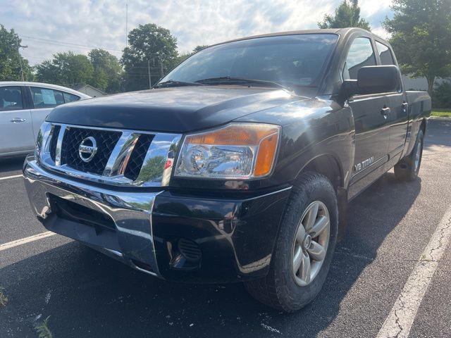 Galaxy Black Metallic 2008 Nissan Titan SE Crew Cab Pickup Truck 4X2 5-Speed Automatic