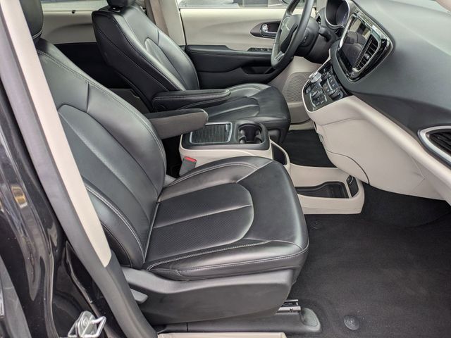 2023 Chrysler Pacifica Touring L - Photo 31