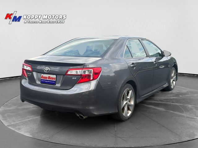 2014 Toyota Camry SE Sport - Magnetic Gray Metallic exterior view 5