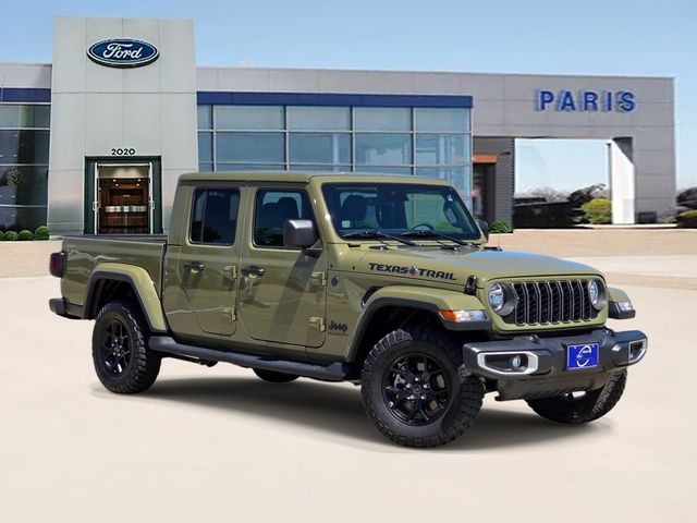 41 2025 Jeep Gladiator Texas Trail Crew Cab 4WD Pickup Truck Four-Wheel Drive 8-Speed Automatic