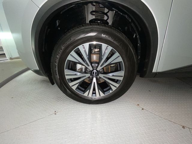 Used 2023 Silver Nissan SV image 10