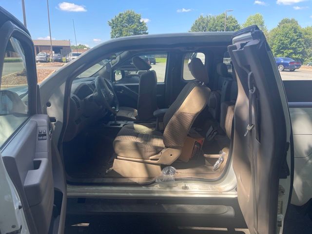 Used 2017 White Nissan SV image 10