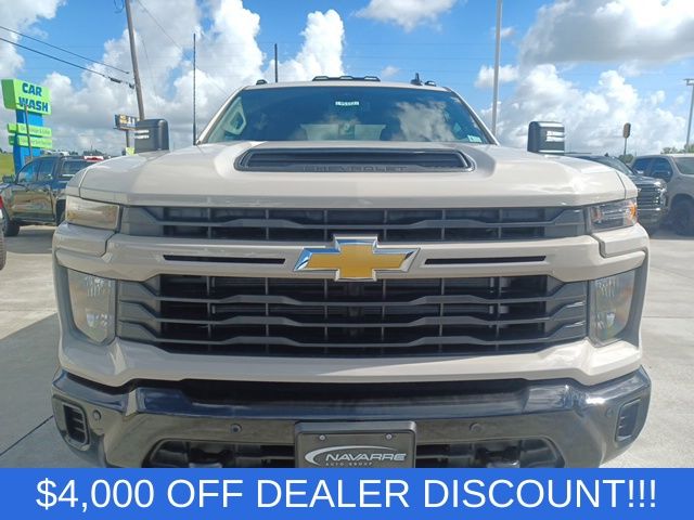 2026 Chevrolet Silverado 2500HD Custom