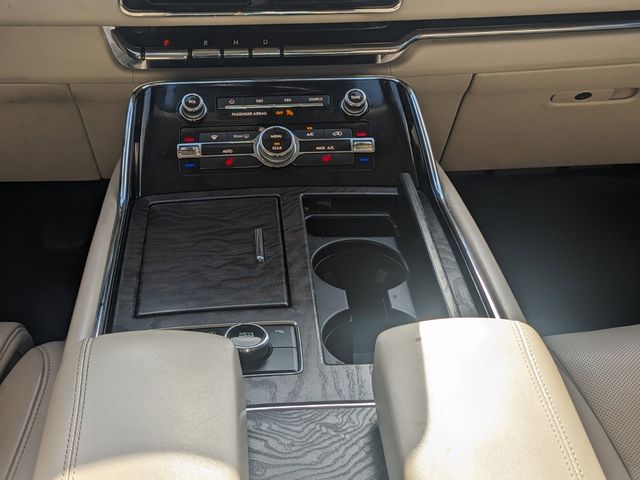 2019 Lincoln Navigator Select photo