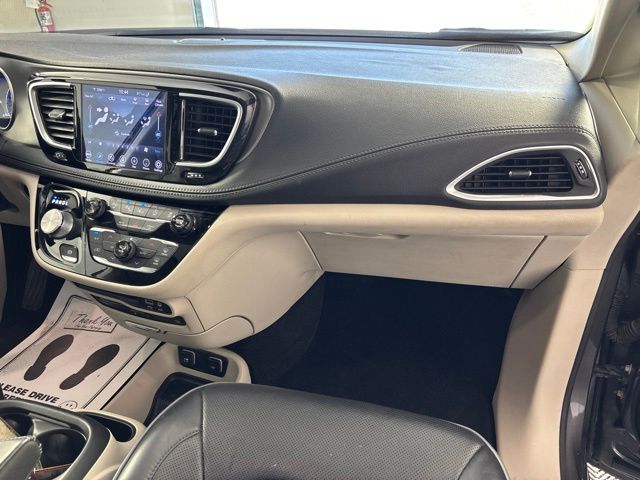 Used 2019 Chrysler Pacifica Van