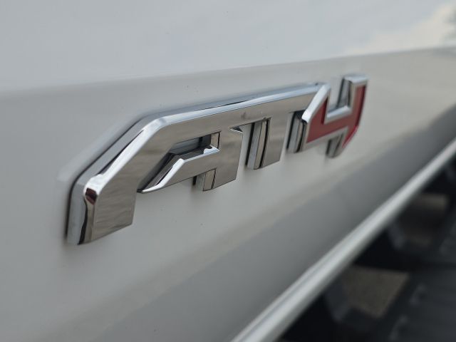 2024 GMC Canyon AT4:C02670