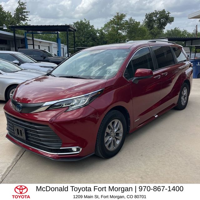 2021 Toyota Sienna XLE 7-Passenger FWD