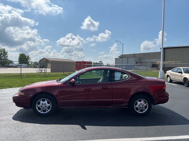 2001 Oldsmobile Alero GL photo