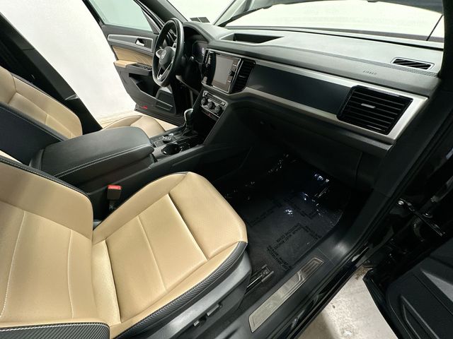2023 Volkswagen Atlas Cross Sport 2.0T SEL R-Line Black at Sutliff Volkswagen