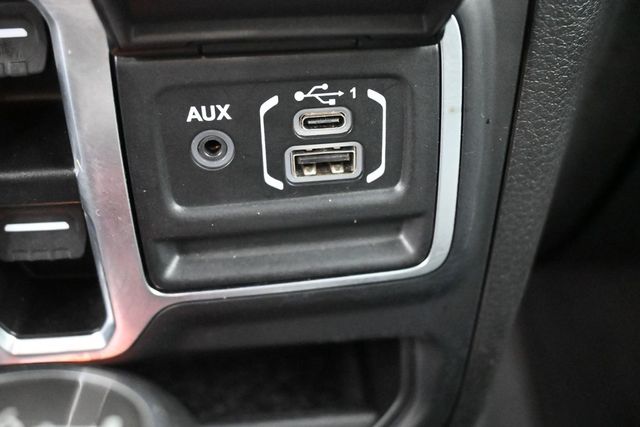 Used 2025 Jeep Wrangler SUV