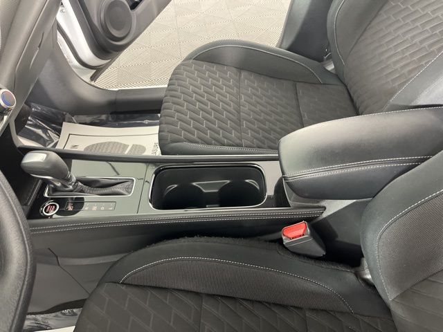 2023 Aspen White Tricoat Nissan Kicks SV FWD SUV
