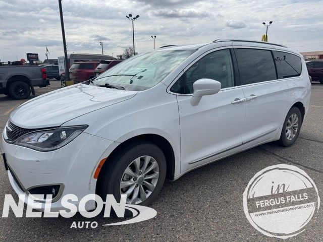 Bright White Clearcoat 2018 Chrysler Pacifica Touring L FWD Minivan Front-Wheel Drive 9-Speed Automatic