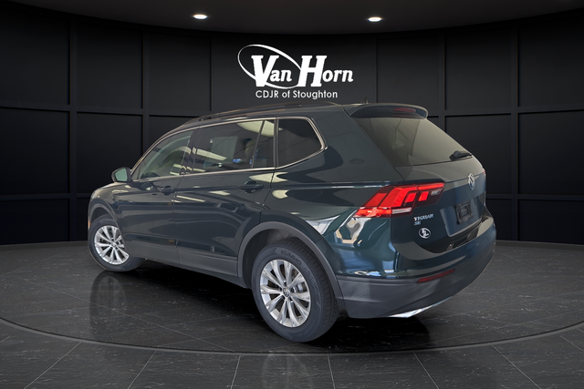 Used 2019 Stone Blue Metallic Volkswagen 2.0T SE image 5