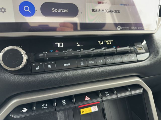 Used 2023  Toyota Limited image 19