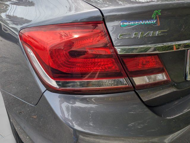 Used 2015  Honda SE image 45