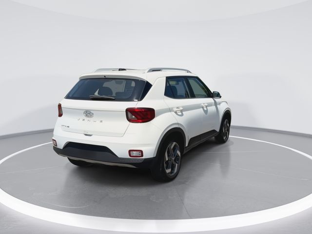 Used 2025 White Hyundai SEL image 10