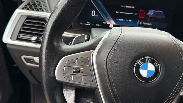 Used 2023 Black BMW xDrive40i image 25