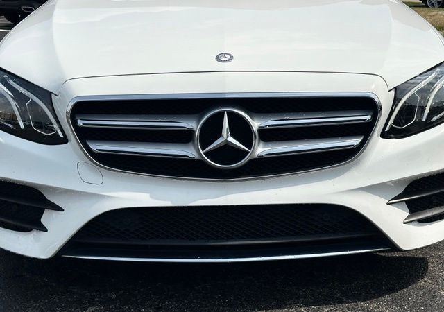 Used 2017  Mercedes-Benz E 300 image 4
