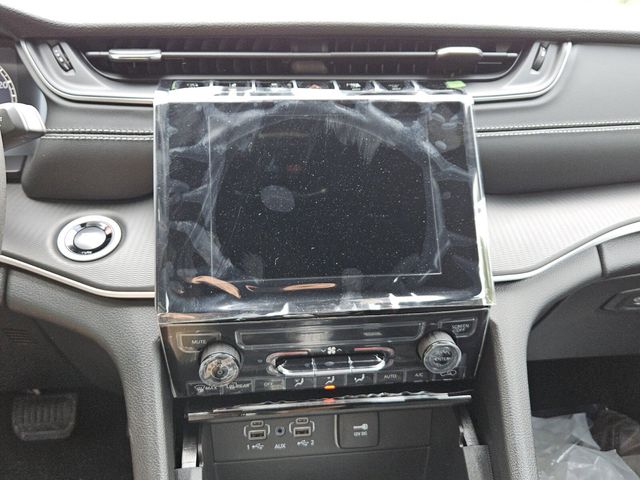 2026 Jeep Grand Cherokee L Laredo 4x2