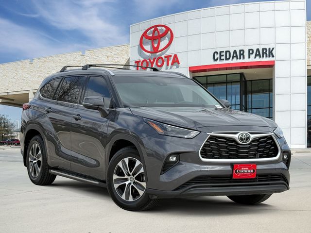 2022 Toyota Highlander XLE FWD