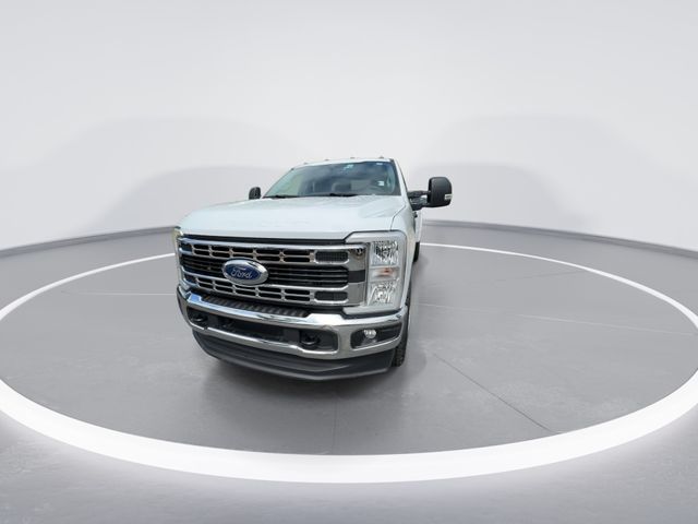 Used 2026 White Ford XLT image 3