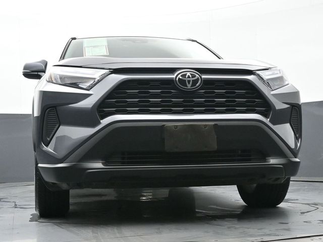 2023 Toyota RAV4 XLE 40