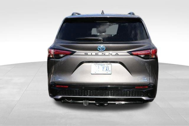 2022 Toyota Sienna XSE 19