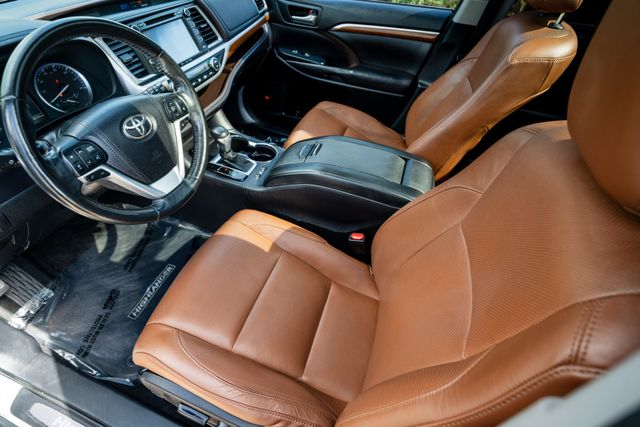 2018 Toyota Highlander Limited Platinum White at Emmons Autoplex