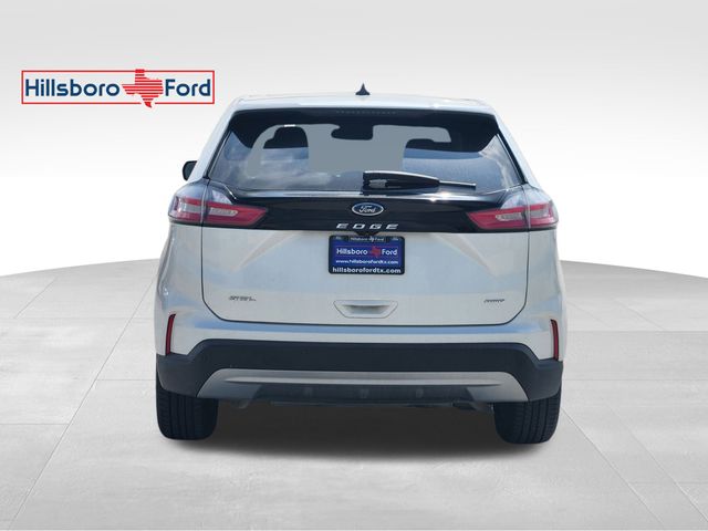 2022 Star White Metallic Tri-Coat Ford Edge SEL AWD SUV