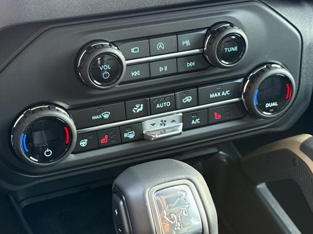 New 2025 Black Ford Badlands image 26