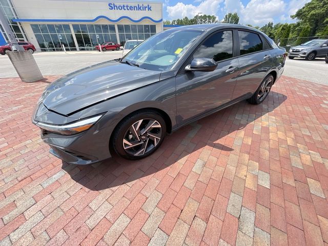 Used 2025 Hyundai Elantra Sedan