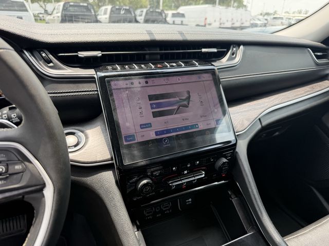 2023 Jeep Grand Cherokee Limited Silver at River Oaks CDJR