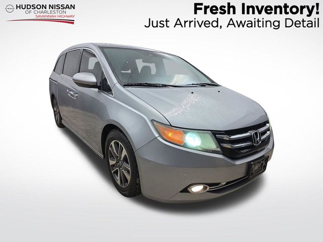 Crystal Black Pearl 2016 Honda Odyssey Touring FWD Minivan Front-Wheel Drive 6-Speed Automatic
