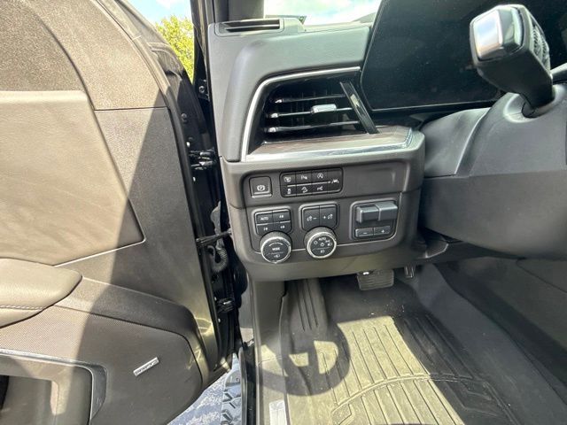 Used 2025 Chevrolet Suburban SUV