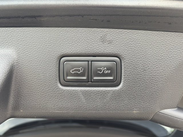 Used 2023 Kia Carnival Van