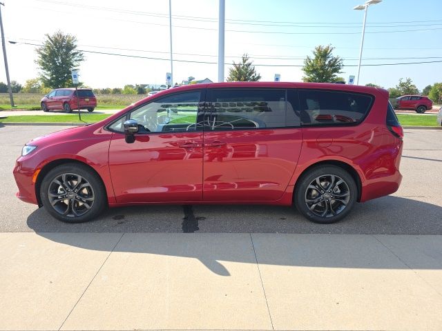 2026 Chrysler Pacifica Select - Pr6 exterior view 11