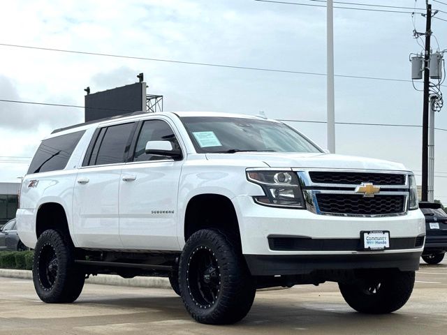 2018 Chevrolet Suburban LT photo