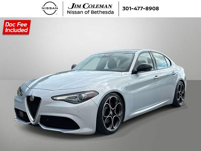 Moonlight Gray 2022 Alfa Romeo Giulia Sedan All-Wheel Drive 8-Speed Automatic