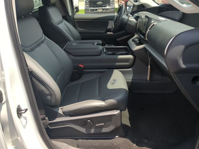 New 2026 Star White Metallic Tri-Coat Ford Active image 49