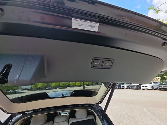 Used 2025 Black Genesis 3.5T e-SC image 26