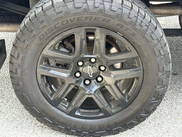 Used 2021 White Chevrolet LT Trail Boss image 9