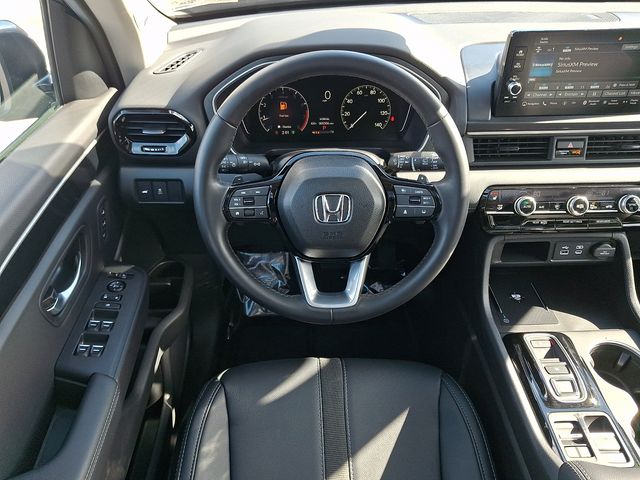 used 2025 Honda Pilot car, priced at $46,499