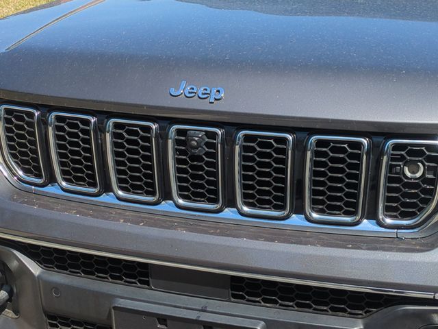 Used 2022 Gray Jeep Overland image 24