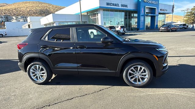 2025 Chevrolet TrailBlazer LS 2