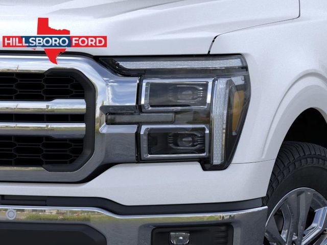 2025 White Ford F-150 Lariat 4X4 Truck