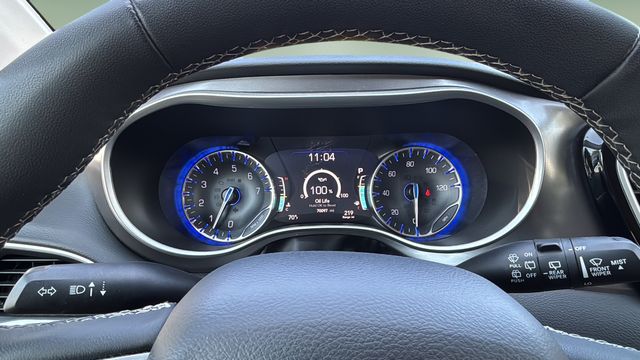 Used 2024 Silver Chrysler Touring L image 15