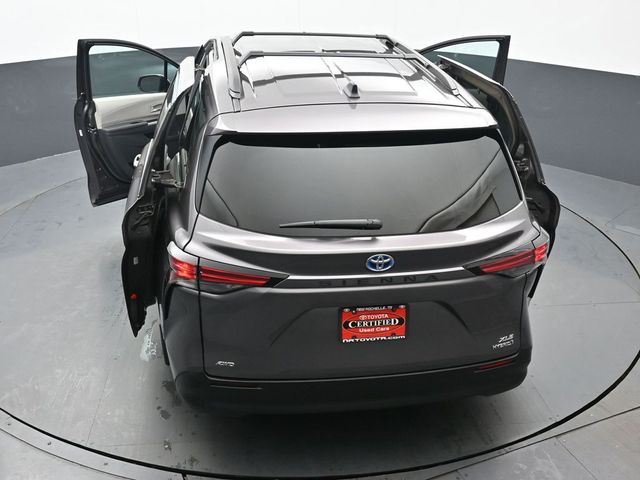 2021 Toyota Sienna XLE 42