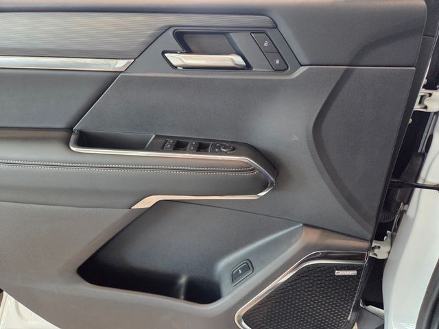 New 2026 White GMC Elevation image 24